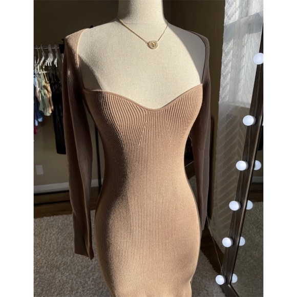 Nude knit dress - Picture 2 of 4